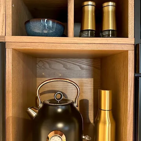 Between Past, Art, Music Appartamento