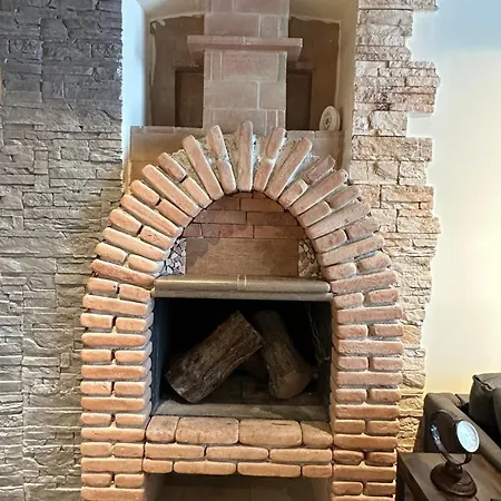 Between Past, Art, Music