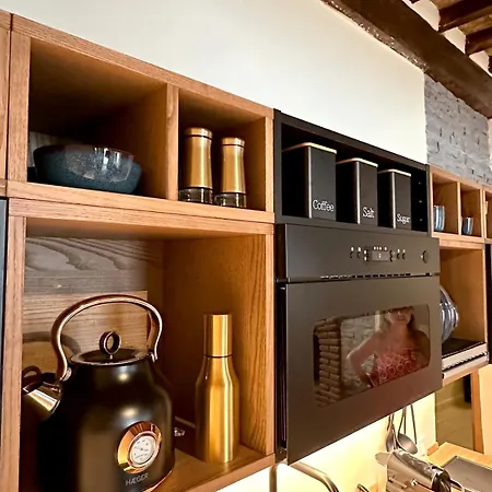 Between Past, Art, Music Appartamento *