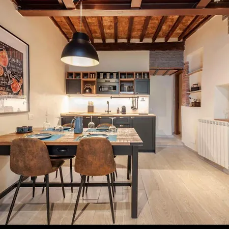 Between Past, Art, Music