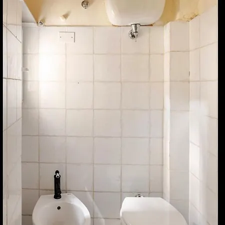 Between Past, Art, Music Appartamento