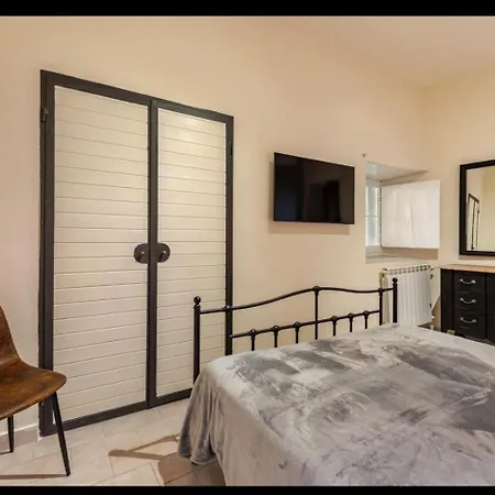 Between Past, Art, Music