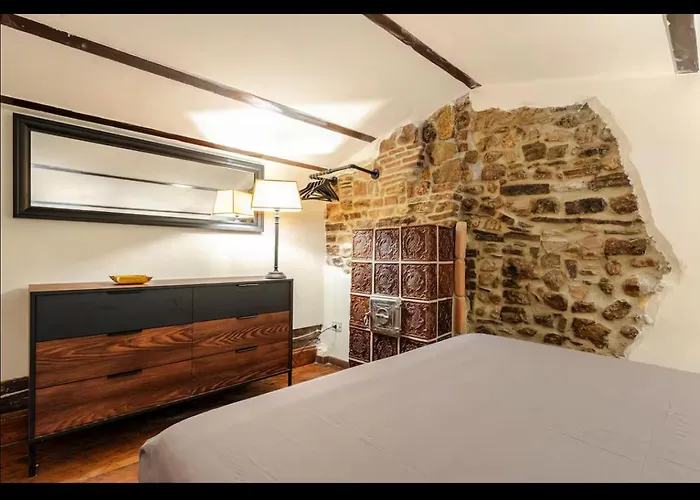 Between Past, Art, Music