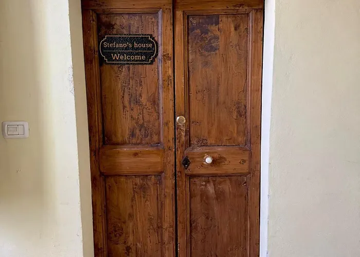 Between Past, Art, Music *